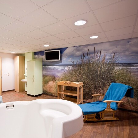 Birmingham Women’s Hospital - beach scene graphics