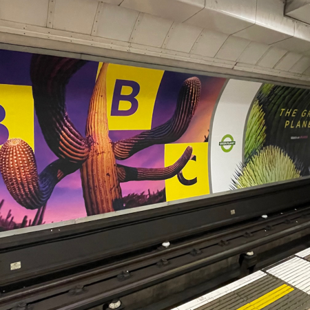 Tube tunnel wall branding